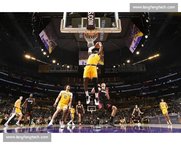 热火对湖人总决赛G1第二节攻防博弈与局势转折全解析关键瞬间